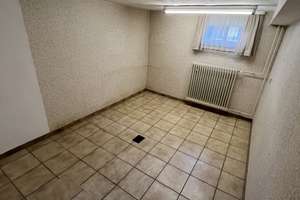 Einfamilienhaus mit 3 Garagen und Scheune in Friedberg (Hessen) – Beienheimer Straße 11, 61169 Friedberg (Hessen) – Vorschaubild 24