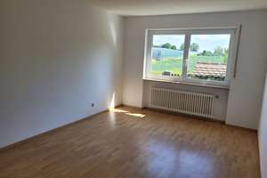 Schöne Doppelhaushälfte mit 2 Wohnungen und Ausbaumöglichkeit im Dachgeschoss in ruhiger Lage – Die vollständige Adresse der Immobilie erhältst du vom Anbieter., 90427 Almoshof, Nürnberg – Vorschaubild 4