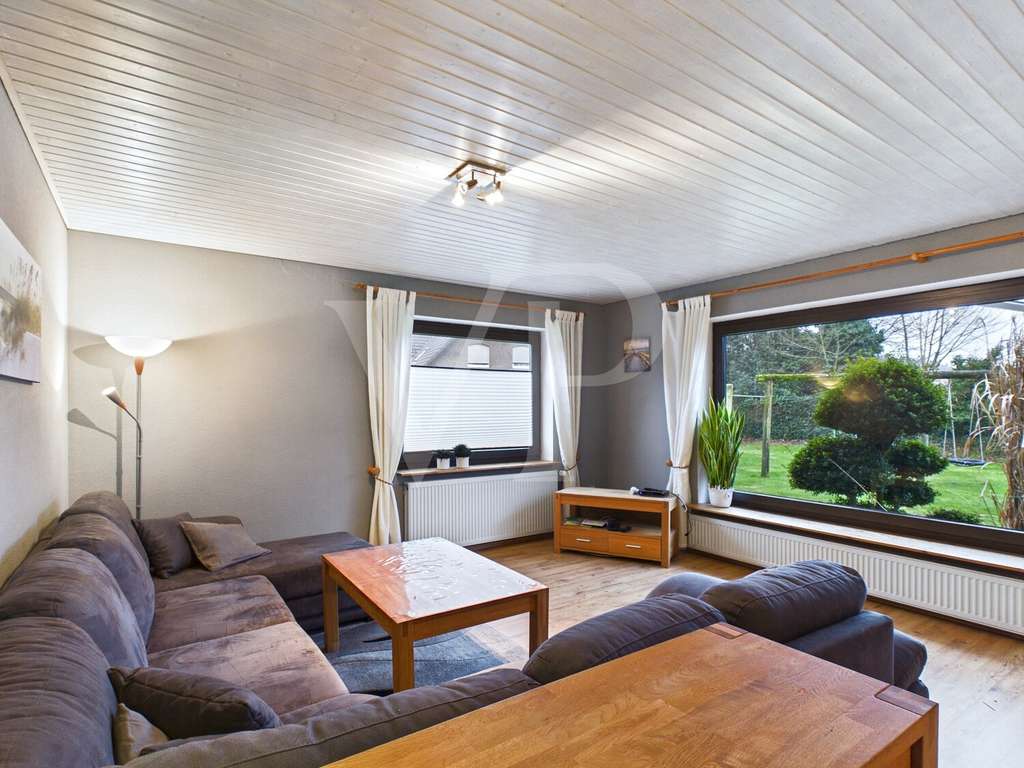 Immobilie in Esens - Familienfreundliches Wohnen in begehrter Lage in Esens -  Einfamilienhaus mit großem Grundstück - Bild 3