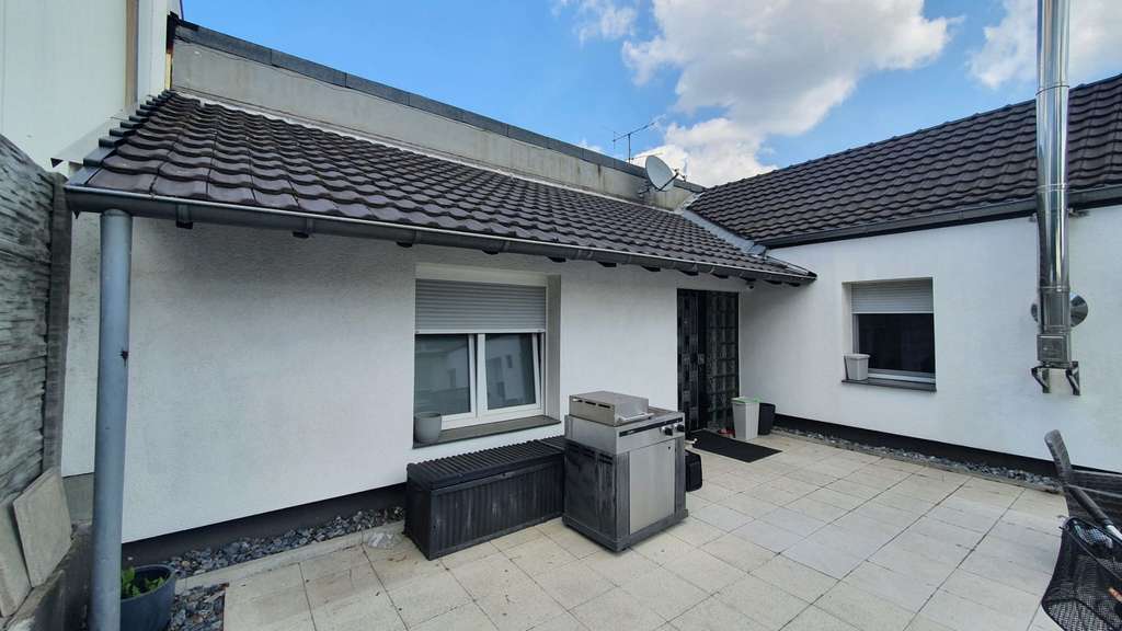 Immobilie in Dinslaken - Repräsentatives Wohnen (132 m2) & Arbeiten (120 m2) - Bild 0