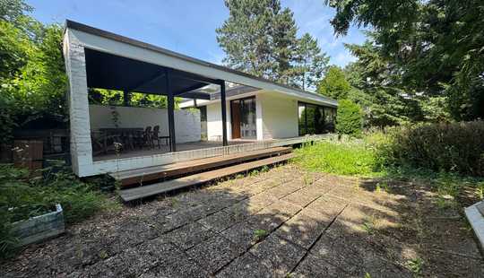 Bild von Bungalow mit Büroanbau auf einem 1220qm großen Grundstück am Berger Hang