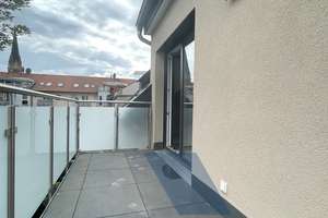 Große, lichtdurchflutete 138,55 qm Maisonette-Wohnung mit Balkon und Dachterrasse