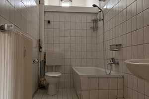 bezugsfrei: Altbauwohnung mit Balkon im Günzelkiez – Holsteinische Straße 53, 10717 Berlin – Vorschaubild 3
