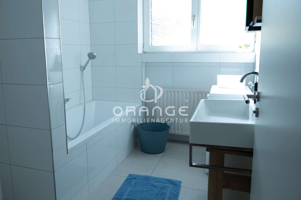 Immobilie in Laichingen - * 274 m² Wohnvielfalt: Familienidylle trifft Investmentchance * - Bild 1