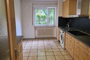 4-Zimmer-Wohnung mit Balkon und Einbauküche in ruhiger Lage von Stuttgart-Weilimdorf. – Rastatter Str. 5, 70499 Weilimdorf (Ortsteil), Stuttgart – Vorschaubild 5