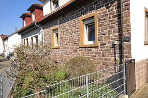 FAMILIENHAUS MIT 5 ZIMMERN, KÜCHE MIT GROßER VORRATSKAMMER, KLEINER GARTEN UND TERRASSE... – Die vollständige Adresse der Immobilie erhältst du vom Anbieter., 76228 Grünwettersbach, Karlsruhe – Vorschaubild 4
