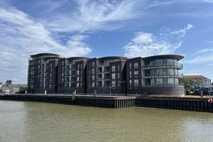 Bremerhaven-Mitte // Ihr neues Zuhause am Wasser, 3 Zimmer-Eigentumswohnung mit Wasserblick und zwei