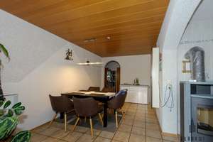 Familienidyll in ruhiger Lage – 4,5 Zimmer mit viel Platz und Charme – Die vollständige Adresse der Immobilie erhältst du vom Anbieter., 78247 Hilzingen – Vorschaubild 6