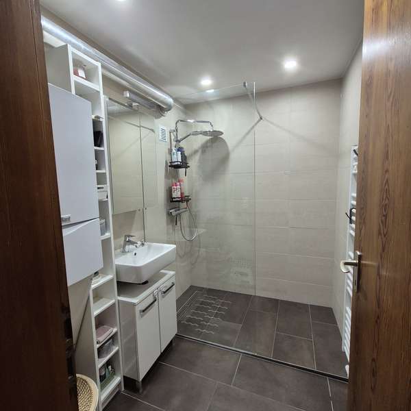 *** helle und schöne 3-Zimmer-Wohnung mit Balkon ***
