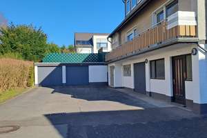 Preisreduzierung!! Zweifamilienhaus mit großem Grundstück und drei Garagen! Video!! – Bergstraße 6 A, 40699 Erkrath – Vorschaubild 1