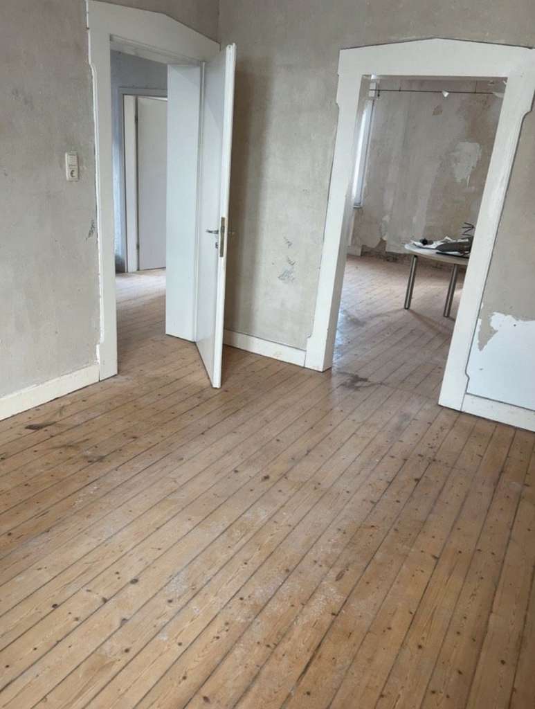 Immobilie in Bad Salzuflen - Altbauvilla (Doppelhaushälfte) mit Garten, 3 Stellplätzen und Ausbaupotenzial in zentraler Lage - Bild 3