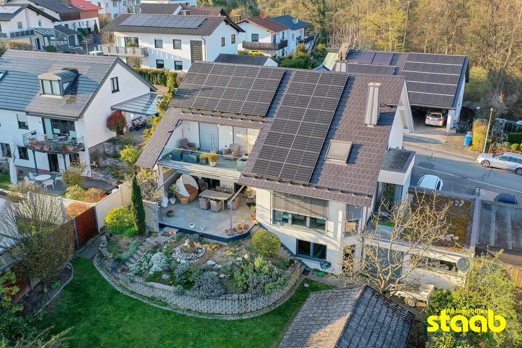 Immobilie in Glattbach - Wohnen auf höchstem Niveau – Einfamilienhaus in Top-Lage mit Einliegerwohnung und Doppelgarage - Bild 3