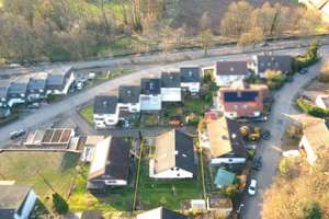FREISTEHENDES FAMILIENHAUS IN SACKGASSENLAGE MIT 4 SCHLAFZIMMERN, 2 BÄDERN UND GARAGE – Die vollständige Adresse der Immobilie erhältst du vom Anbieter., 75196 Remchingen – Vorschaubild 31