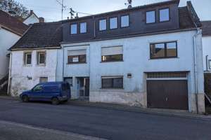 Ein bis Zwei Familien Haus mit Garage – Die vollständige Adresse der Immobilie erhältst du vom Anbieter., 66887 Erdesbach – Vorschaubild 1