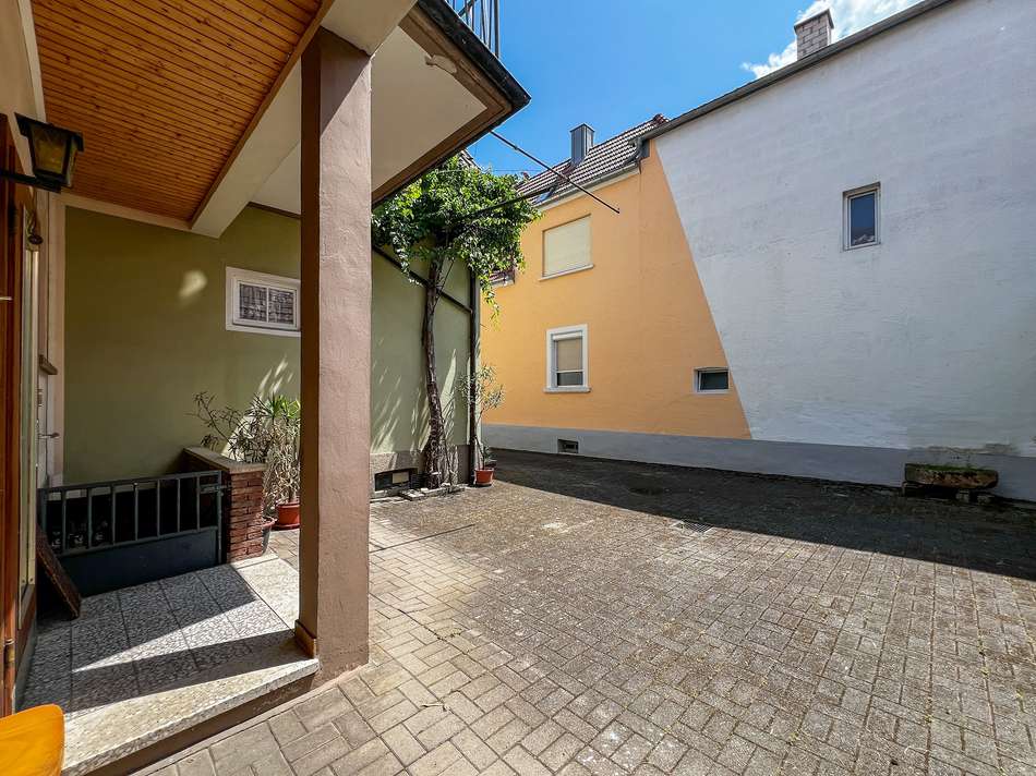 Aussen Innenhof 1