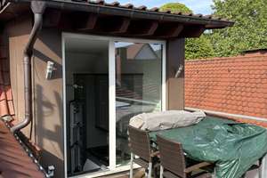 Teilmöbelierte gehobene 2-Zimmer-Wohnung in Zuffenhausen mit Dachterrasse  und Bühne – Marbacher Straße 48, 70435 Zuffenhausen-Mitte, Stuttgart – Vorschaubild 3