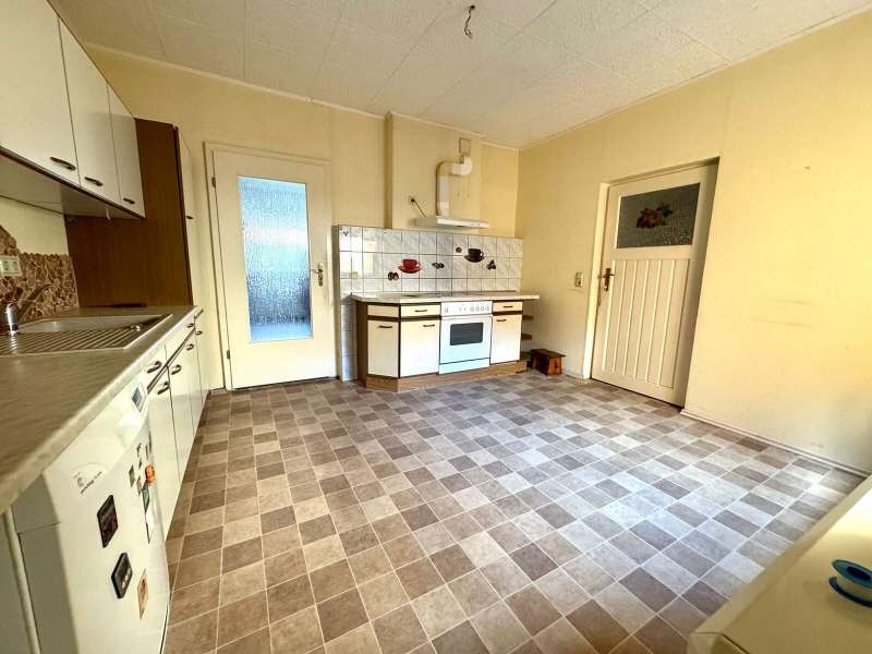 Immobilie in Schwarzheide - Haus mit Garage, Werkstatt und Nebengelaß - Bild 2