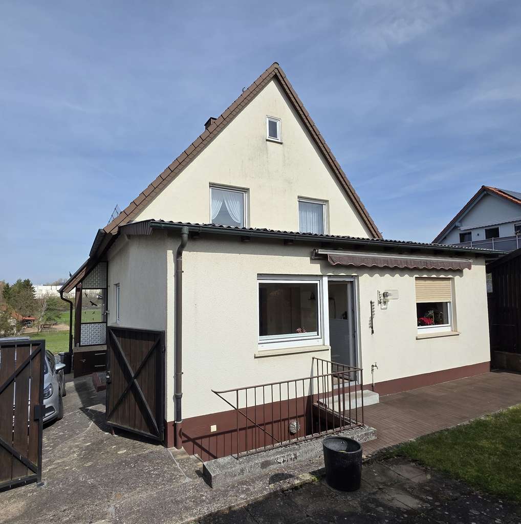 Immobilie in Hünfeld - Gemütliches Einfamilienhaus / Hünfeld Stadt / mit Garten u. Garage - Bild 2