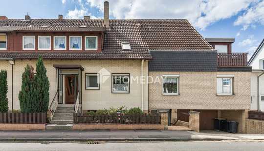 Bild von Großzügige Doppelhaushälfte mit zwei separaten Wohneinheiten, Garten und Doppelgarage