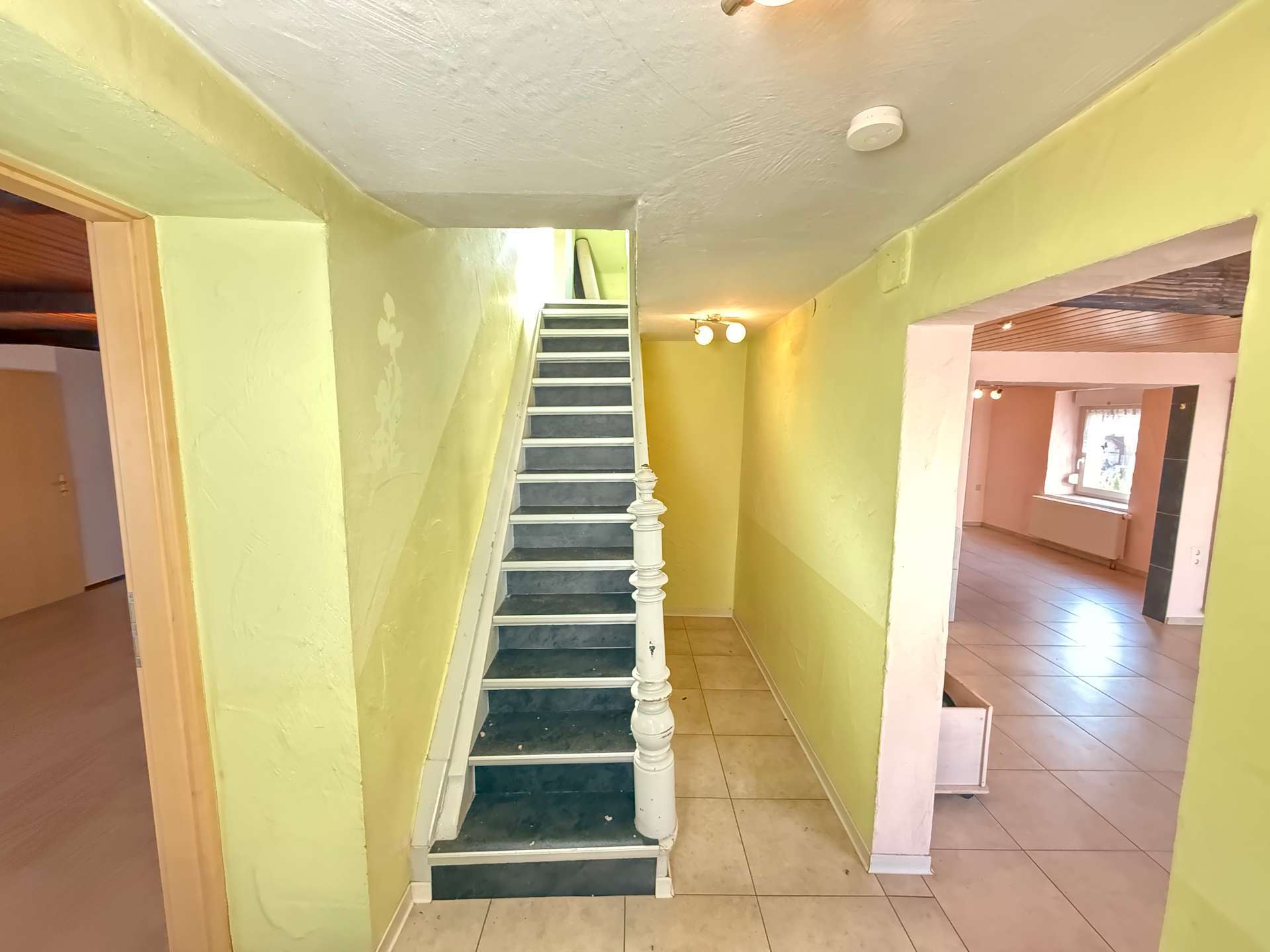 Schnuckeliges Haus auf pflegeleichtem Grundstück in Erzenhausen, Kaiserslautern Kreis – Bild 3