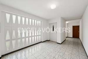Komfortable Dreizimmerwohnung mit Aufzug, Balkon und eigener Garage zum Erwerb – 50767 Lindweiler, Köln – Vorschaubild 2