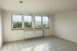 Helle 3-Zimmer-Dachgeschosswohnung  in Köln-Ostheim – ab sofort bezugsfrei – Frankfurter Str. 585, 51107 Ostheim, Köln – Vorschaubild 1