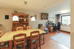 Doppelhaushälfte mit 1.039 m²  Traumgarten & Einliegerwohnung – viel Platz für Ihre Zukunft – Die vollständige Adresse der Immobilie erhältst du vom Anbieter., 22523 Eidelstedt, Hamburg – Vorschaubild 4