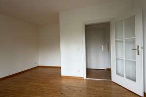 Gemütliche 1 Zimmer-Wohnung mit Kochnische und großem Balkon – Gebbertstr. 158, 91058 Sebaldus, Erlangen – Vorschaubild 3