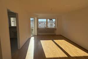 2-Zimmer Wohnung mit Balkon in Sendling – Albert-Roßhaupter-Straße 67a, 81369 Mittersendling, München – Vorschaubild 1