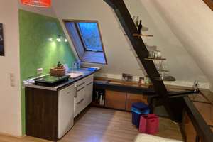 Stilvolles, möbliertes 1-Zimmer-Dachgeschossappartement mit EBK in Regensburg – Ludwig-Eckert-Strasse 6, 93049 Westenviertel, Regensburg – Vorschaubild 3