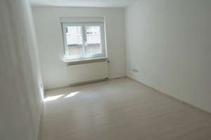 3 Zimmer in heller freundlicher zentraler Lage (Neckartor)- bezugsfrei auch WG-geeignet – Hallbergerstr. 6, 70190 Kernerviertel, Stuttgart – Vorschaubild 2