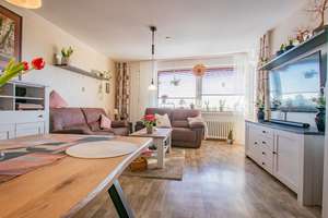 Gepflegte 3-Zimmer Wohnung mit Loggia in zentraler Lage von Bielefeld-Sennestadt! – Die vollständige Adresse der Immobilie erhältst du vom Anbieter., 33689 Sennestadt, Bielefeld – Vorschaubild 2