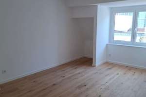 "SONNIGE OASE IN BAYENTHAL" Tolle 3 - Zimmerwohnung! Modernisiert!