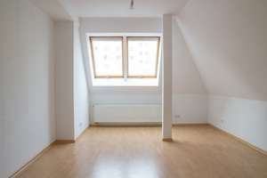 Schöne 2 - Zimmer Dachgeschosswohnung in Biesdorf mit Grünblick – Luise - Zietz - Str. 118, 12683 Biesdorf, Berlin – Vorschaubild 6