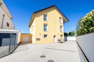 Moderne Doppelhaushälfte der Effizienzklasse A+ mit Garage, Garten und Terrasse in Köln-Lövenich – Die vollständige Adresse der Immobilie erhältst du vom Anbieter., 50859 Lövenich, Köln – Vorschaubild 2