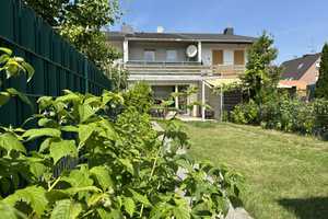 FAMILIENFREUNDLICHE WOHNLAGE IN NORF/DERIKUM + GARTEN + GARAGE + 3 SCHLAFZIMMER + KLIMAANLAGE u.v.m. – Oderstraße 00, 41469 Neuss (Rhein-Kreis) – Vorschaubild 1