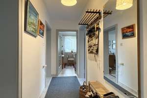 Lichtdurchflutete 3 Zi.-Wohnung in kleiner Wohnanlage mit großem Süd-Balkon, sep. Küche & gr. Keller – Die vollständige Adresse der Immobilie erhältst du vom Anbieter., 82256 Fürstenfeldbruck – Vorschaubild 4