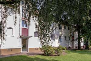 Zentral und gemütlich: Helle 3-Zimmer-Wohnung mit Balkon und Tageslichtbad – Posener Str. 25, 38440 Wohltberg, Wolfsburg – Vorschaubild 3