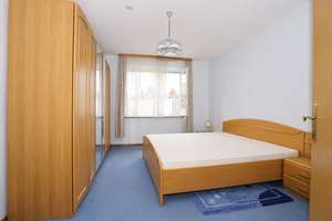 140 m² zum Gestalten – Reihenendhaus mit Balkon und Garten