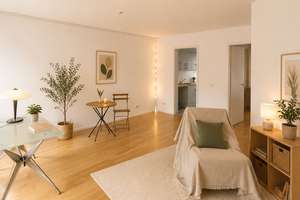 Bezugsfreie 2-Zimmer-Wohnung am Savignyplatz – Die vollständige Adresse der Immobilie erhältst du vom Anbieter., 10623 Charlottenburg, Berlin – Vorschaubild 16