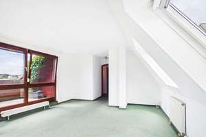 Über den Dächern von Untertürkheim: Wohnung mit Loggia und Weitblick auf die Weinberge! – 70327 Untertürkheim (Ortsteil), Stuttgart – Vorschaubild 7
