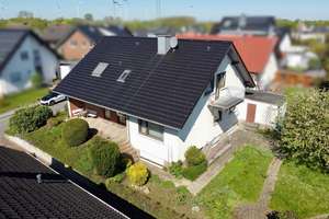 gepflegtes Zweifamilienhaus in einer 
Sackgasse in Paderborn - Wewer