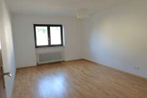 Gepflegtes 2-Familienhaus in ruhiger Seitenstraße von Hochheim-Massenheim, Garage, 2 PKW-Plätze – Die vollständige Adresse der Immobilie erhältst du vom Anbieter., 65239 Hochheim am Main – Vorschaubild 8