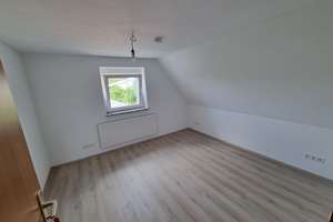 Schönes Wohnen unterm Dach – Einziehen und Wohlfühlen! – Rappenstraße 6, 89079 Einsingen, Ulm – Vorschaubild 12