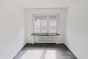 Geräumige und gut geschnittene 3-Zimmer-Wohnung mit BALKON und Wannenbad – Friedrich-Engels-Str. 46, 47169 Marxloh, Duisburg – Vorschaubild 5