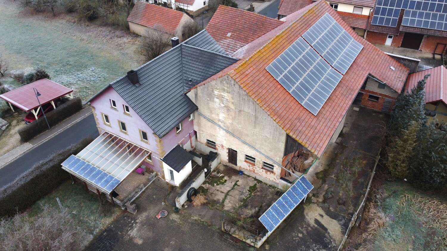 Ländliches Anwesen ideal für Pferdehaltung – mit Wiese und Stall, Haßberge Kreis – Bild 4