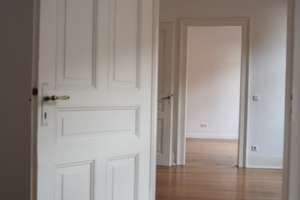 Helle, zentrale 4-Zimmer Gründerzeitwohnung mit Stuck, Dielen & Balkon – Friedenstraße 1, 70190 Kernerviertel, Stuttgart – Vorschaubild 6
