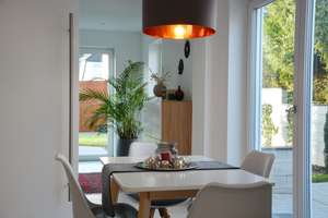 ELEGANTE DHH - NEUBAU - MIT 4 ZIMMERN, EBK, TERRASSE, GEPFLEGTER GARTEN, GARAGE AM HAUS, RUHIGE LAGE – Die vollständige Adresse der Immobilie erhältst du vom Anbieter., 64546 Mörfelden-Walldorf – Vorschaubild 14