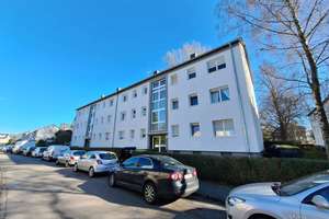 Kleine 3 Zimmer Wohnung mit Balkon in ruhiger Lage