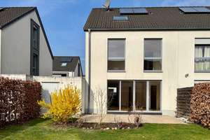Moderne, helle Doppelhaushälfte in ruhiger und naturnaher Lage mit guter Verkehrsanbindung – Veenpark 84, 40627 Vennhausen, Düsseldorf – Vorschaubild 2